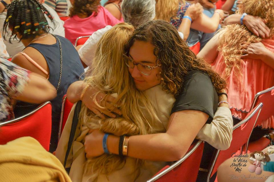 womens retreat acapulco hug